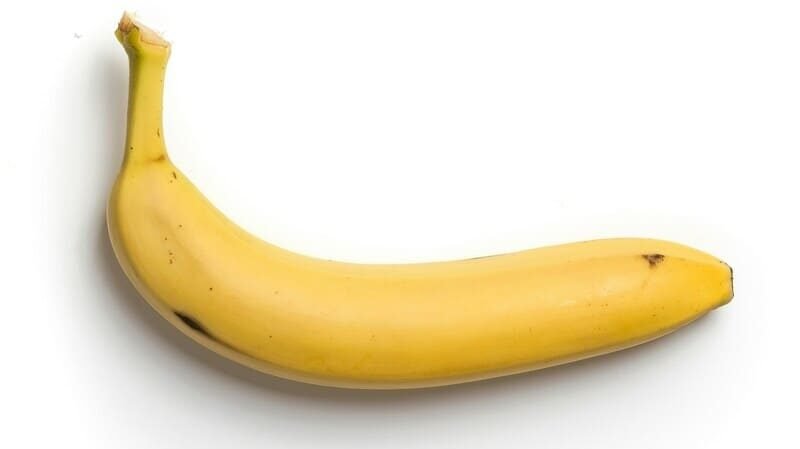 zdjęcie dojrzałego banana na białym tle