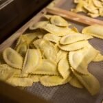 pierogi bez glutenu przygotowane z bezglutenowego ciasta