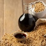 sos sojowy bez glutenu z ziarnami soi