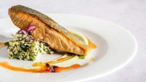 Ryba bez glutenu na Helu – smażony filet z dodatkami
