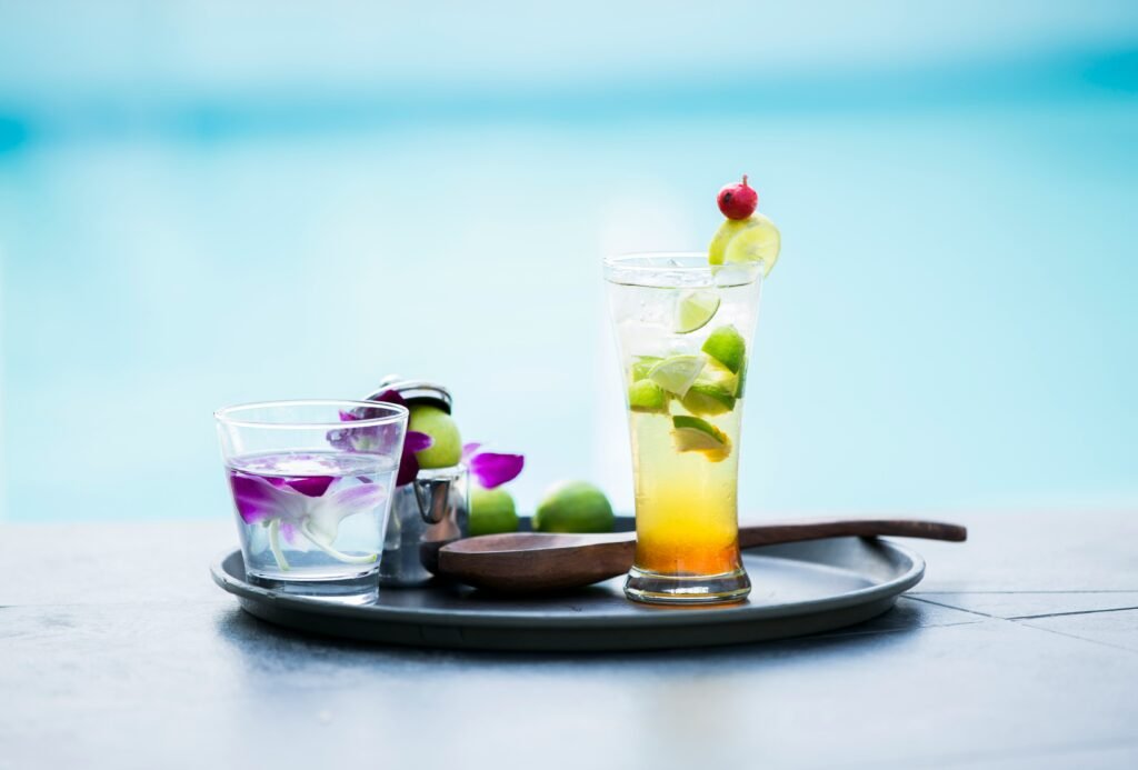 wódka zdjęcie przedstawiające wódkę i drinki