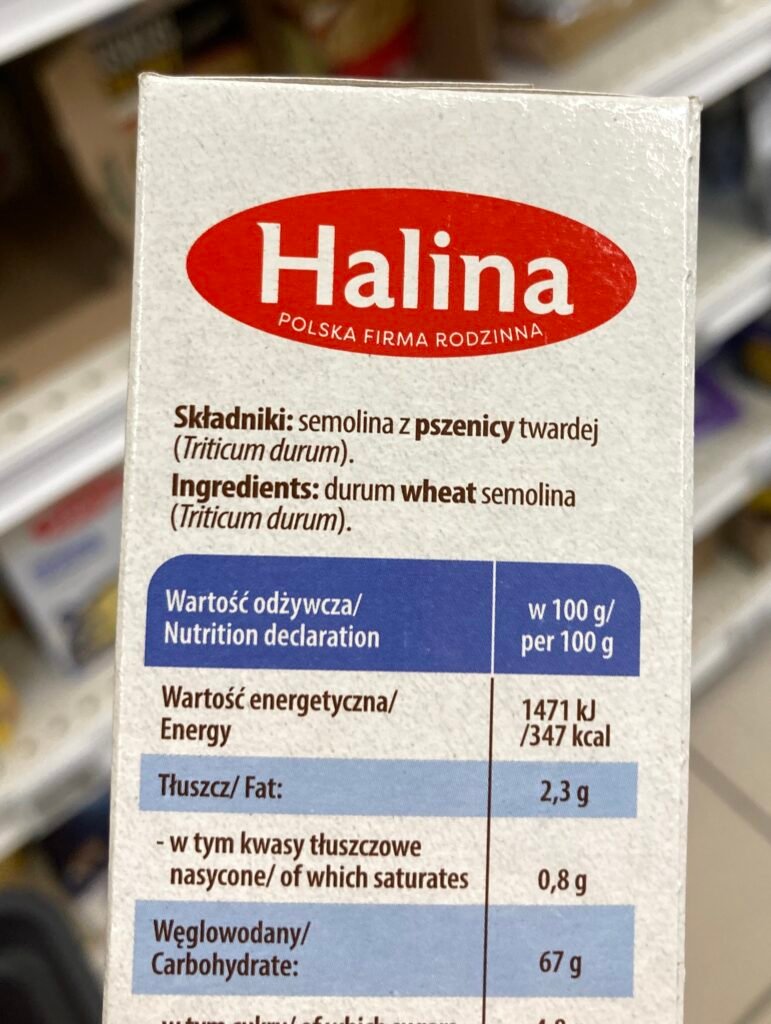 zdjęcie opakowania kaszy kuskus z przybliżeniem na skład z glutenem